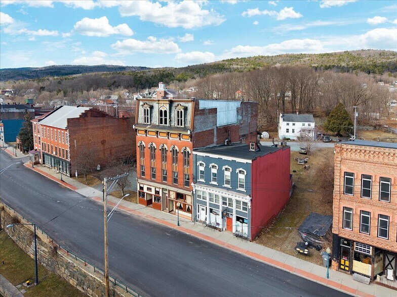 More Photos Of 68 Main St, Whitehall Flex For Sale