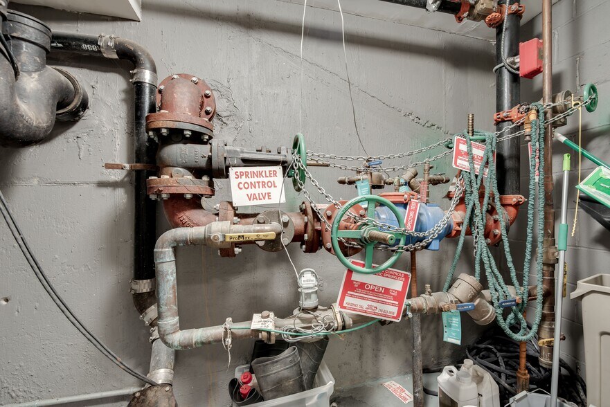 More Photos Of 518 Meeker Ave, Brooklyn Apartments For Sale