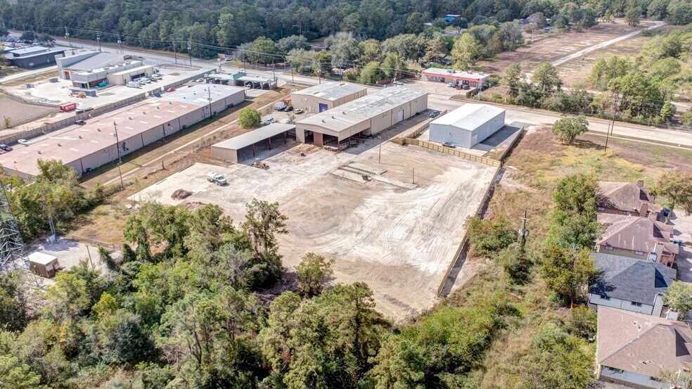 More Photos Of 1215 S Houston, Humble Warehouse For Lease