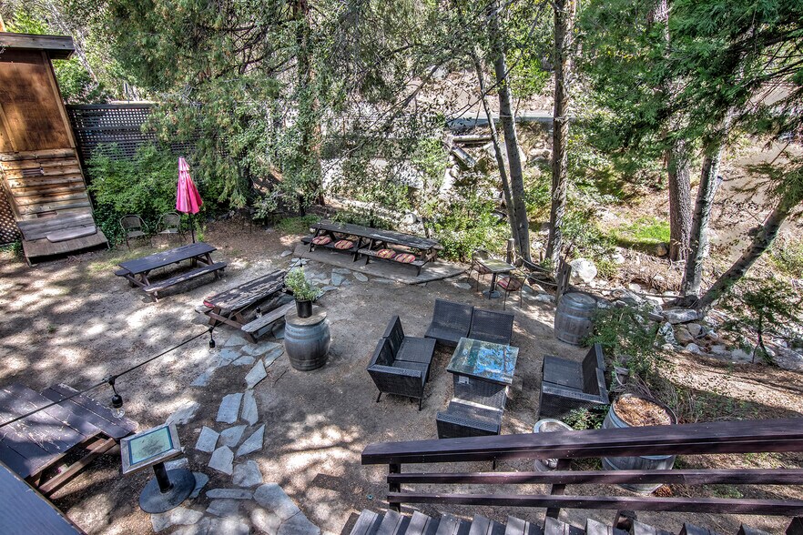 More Photos Of 54905 N Circle Dr, Idyllwild-Pine Cove Restaurant For Lease