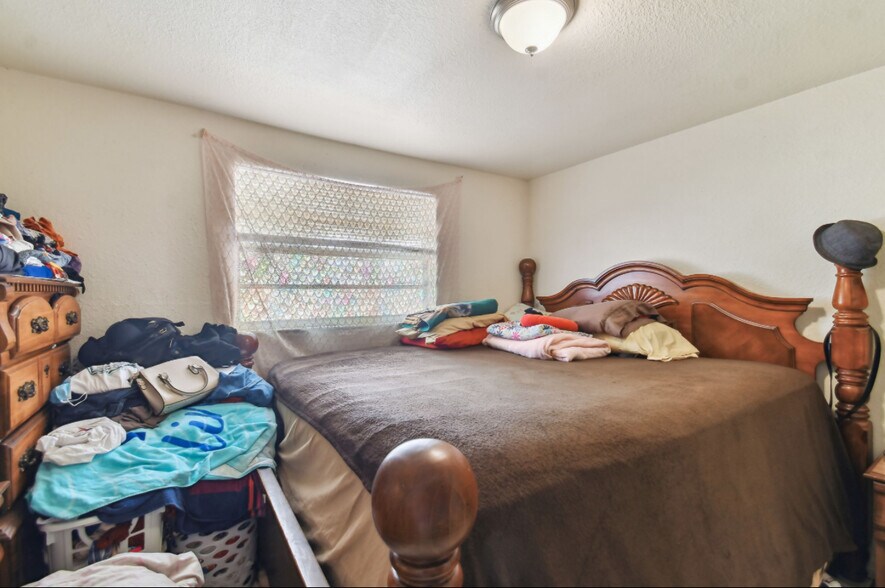 More Photos Of 4507-4517 E Giddens Ave, Tampa Multifamily For Sale