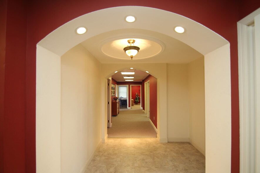 More Photos Of 3 Springside Ave, Danbury Loft Creative Space For Sale