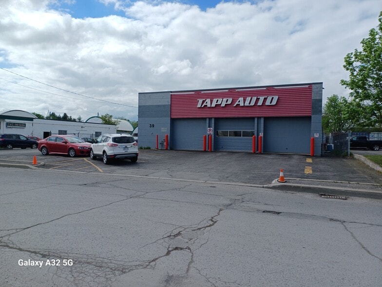 More Photos Of 39 Cleopatra Dr, Nepean Warehouse For Sale