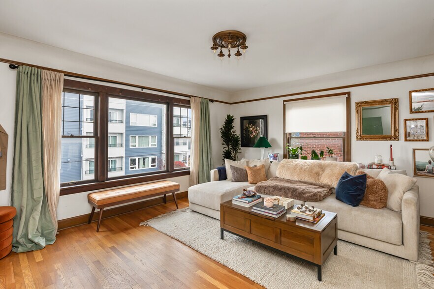 More Photos Of 4319 SW Oregon St, Seattle Apartments For Sale