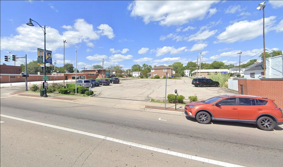 More Photos Of 440 Main St, Hamilton Land For Lease