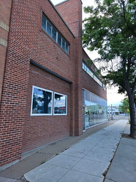 More Photos Of 815 N 1st Ave, Great Falls Auto Dealership For Lease