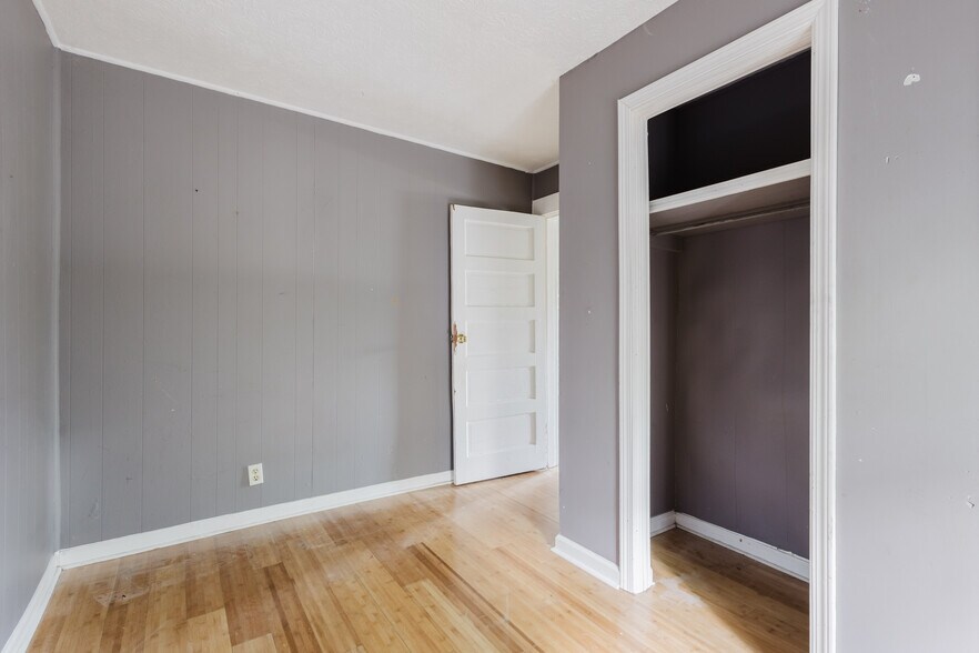 More Photos Of , Lexington Specialty For Sale