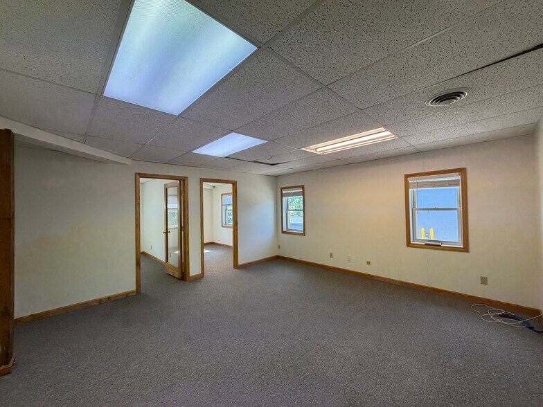 More Photos Of 62 Portsmouth Ave, Stratham Storefront Retail Office For Lease