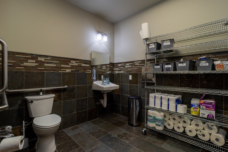 More Photos Of 618 Industrial Ct, Walla Walla Warehouse For Sale