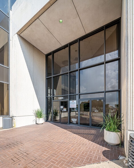 More Photos Of 12605 East Fwy, Houston Office For Sale