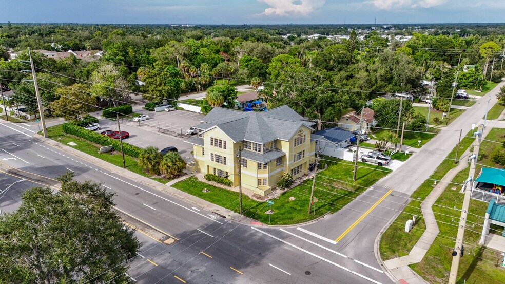 More Photos Of 1617 S Tuttle Ave, Sarasota Medical For Sale