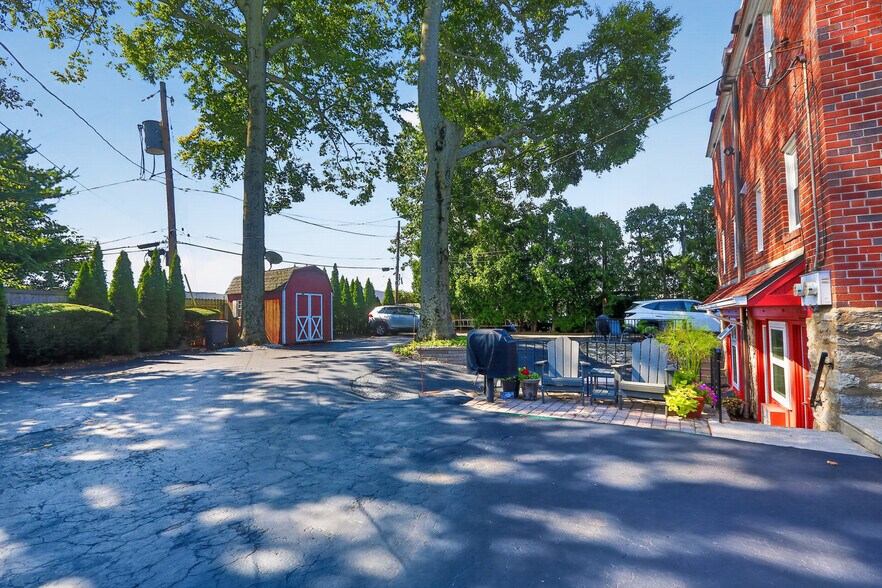 More Photos Of 3554-3556 Woodcrest Ave, Newtown Square Apartments For Sale