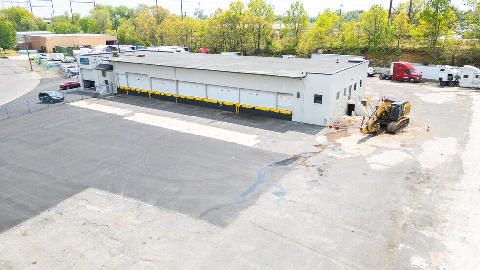 More Photos Of 7235 Boulevard Ave, Pennsauken Warehouse For Lease