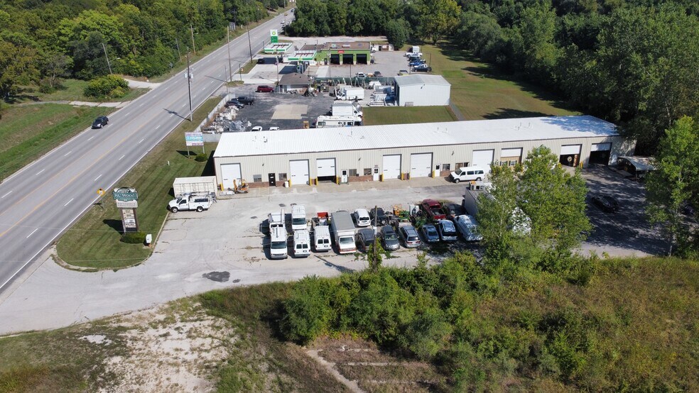 More Photos Of 10651 Kaw Dr, Edwardsville Warehouse For Lease