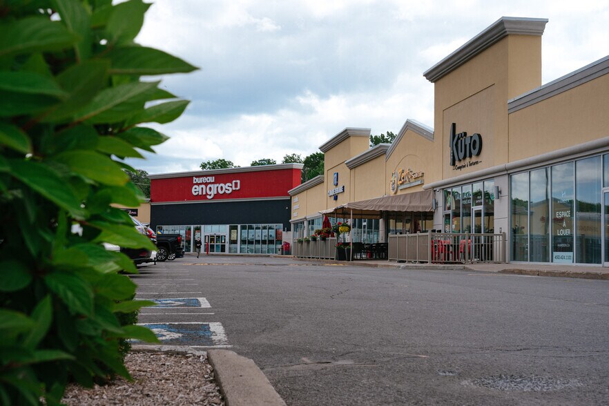 More Photos Of 475 Blvd Grand, L'Île-Perrot Unknown For Lease