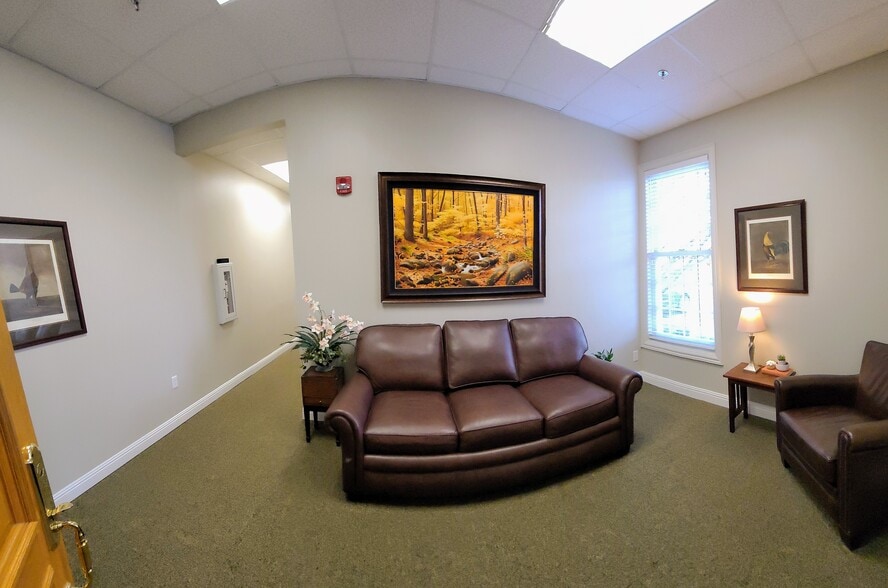 More Photos Of 1650 Murfreesboro Rd, Franklin Office For Lease