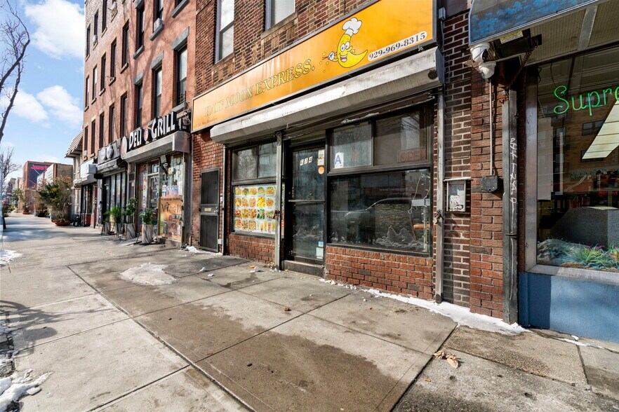 More Photos Of 614 4th Ave, Brooklyn Storefront Retail Residential For Lease