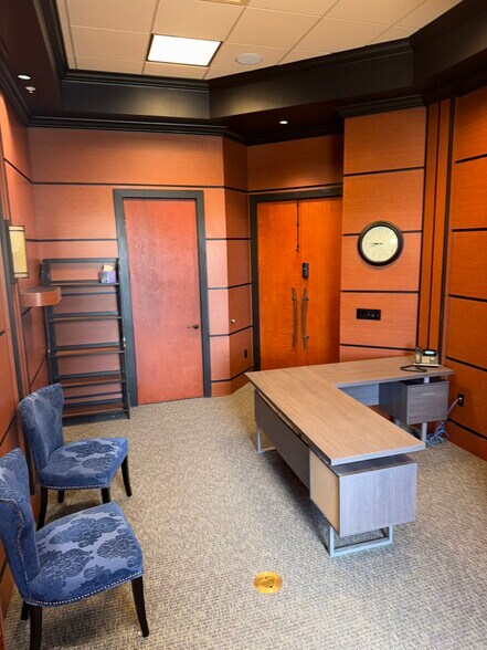 More Photos Of 9010 Strada Stell Ct, Naples Medical For Lease