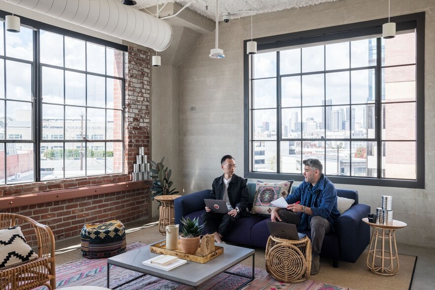 More Photos Of 1019 E 4th Pl, Los Angeles Loft Creative Space For Lease