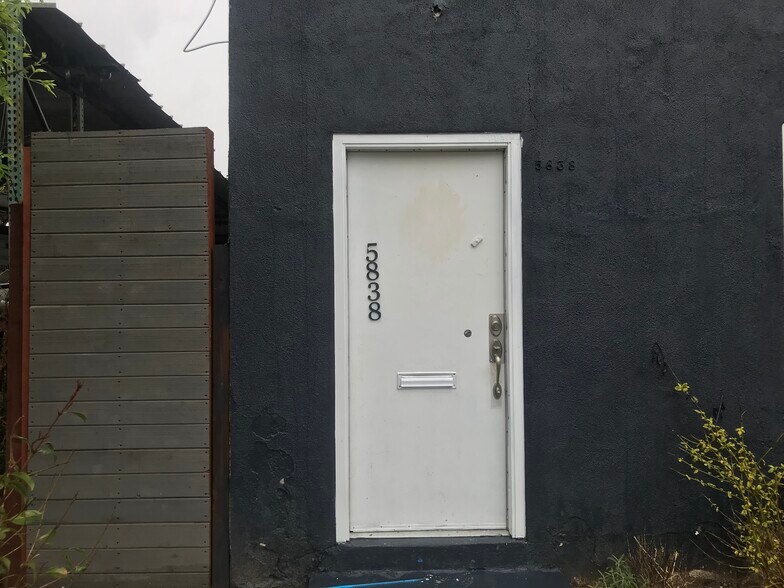 More Photos Of 5838 Woodlawn Ave, Los Angeles Auto Repair For Sale