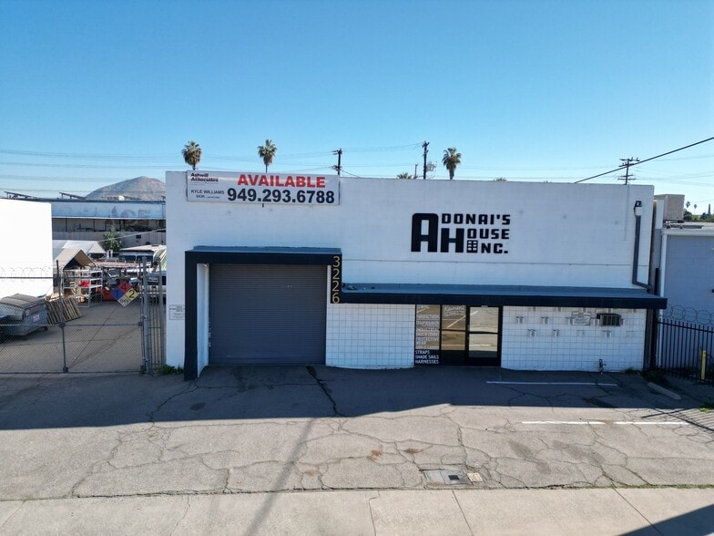 Primary Photo Of 3226 Franklin Ave, Riverside Manufacturing For Sale