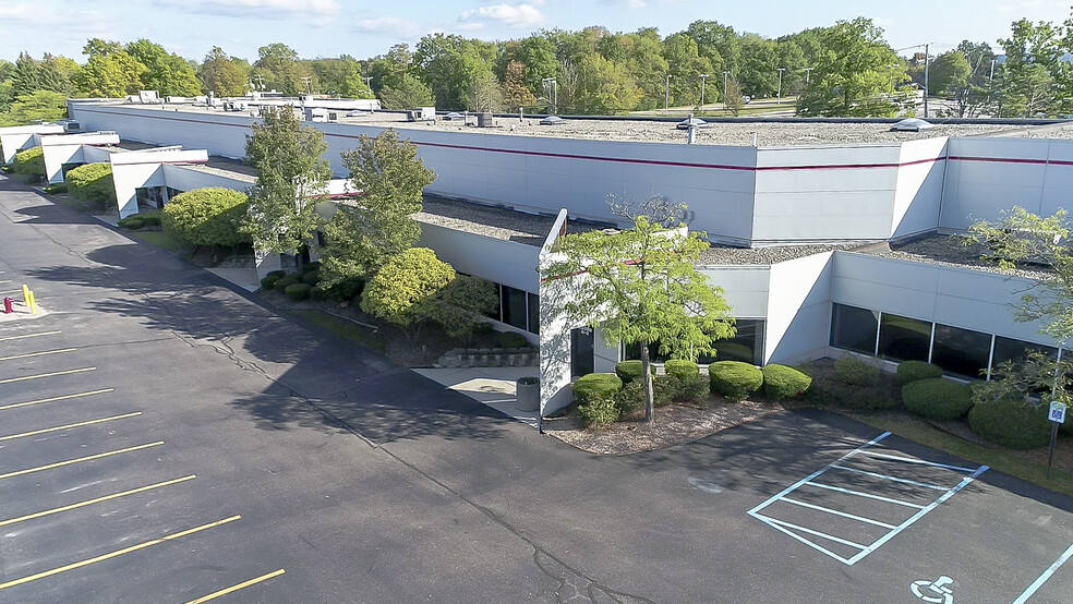 Primary Photo Of 23399 Commerce Dr, Farmington Hills Research And Development For Lease