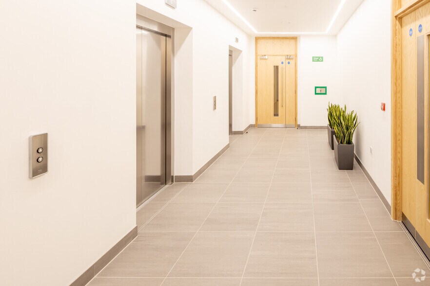 More Photos Of One Cambridge Square, Cambridge Coworking Space