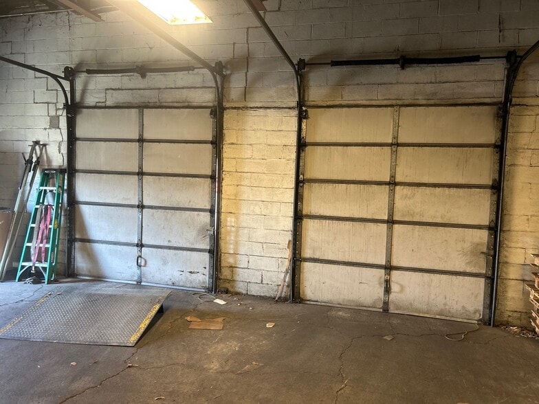 More Photos Of 302 Stoutenger St, East Syracuse Warehouse For Lease