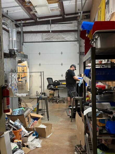 More Photos Of 35423 SH-249, Suite B, Pinehurst Showroom For Lease