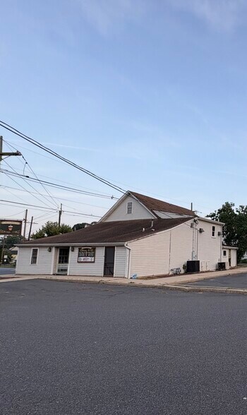 More Photos Of 2 Chesterfield Georgetown Rd, Chesterfield Convenience Store For Sale