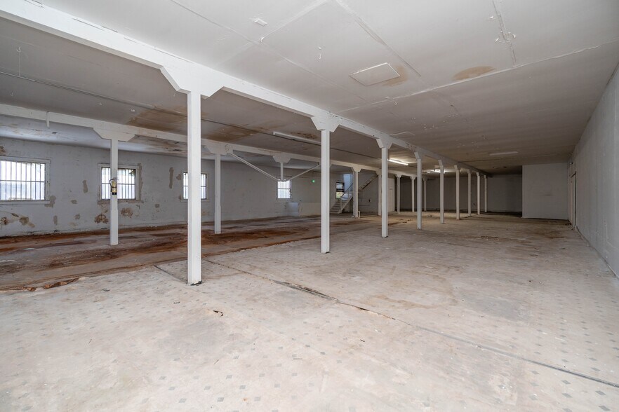 More Photos Of 425 E 58th St, Los Angeles Warehouse For Lease