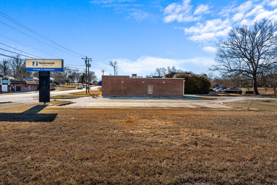 More Photos Of 713 Anderson St, Belton Office For Sale