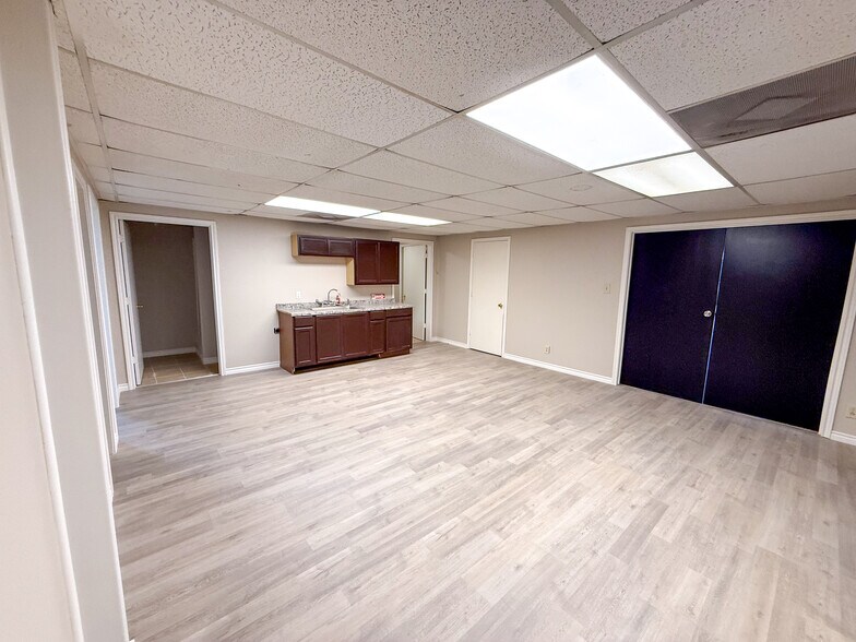 More Photos Of 7007 County 1283 Rd, Odessa Warehouse For Lease