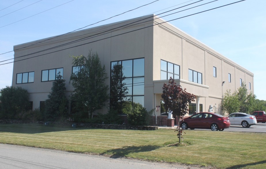 Primary Photo Of 4 Mary B Ln, Plymouth Warehouse For Lease