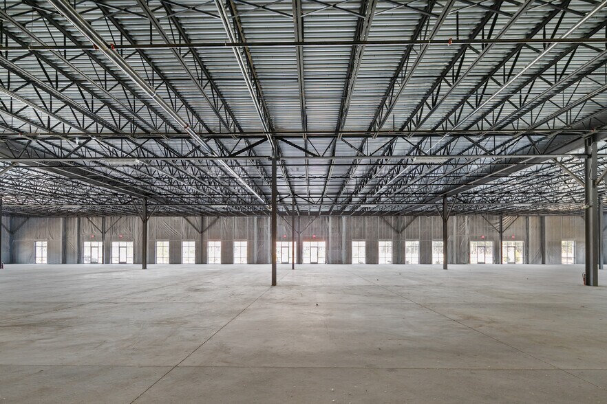 More Photos Of 2810 Procurement Cir, Fayetteville Flex For Lease