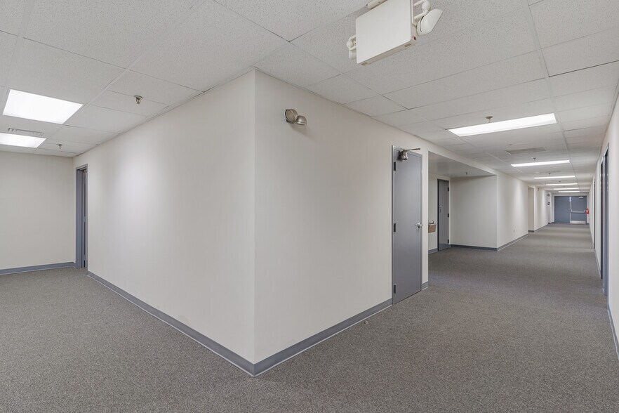 More Photos Of 2251 Sylvan Rd, East Point Warehouse For Lease