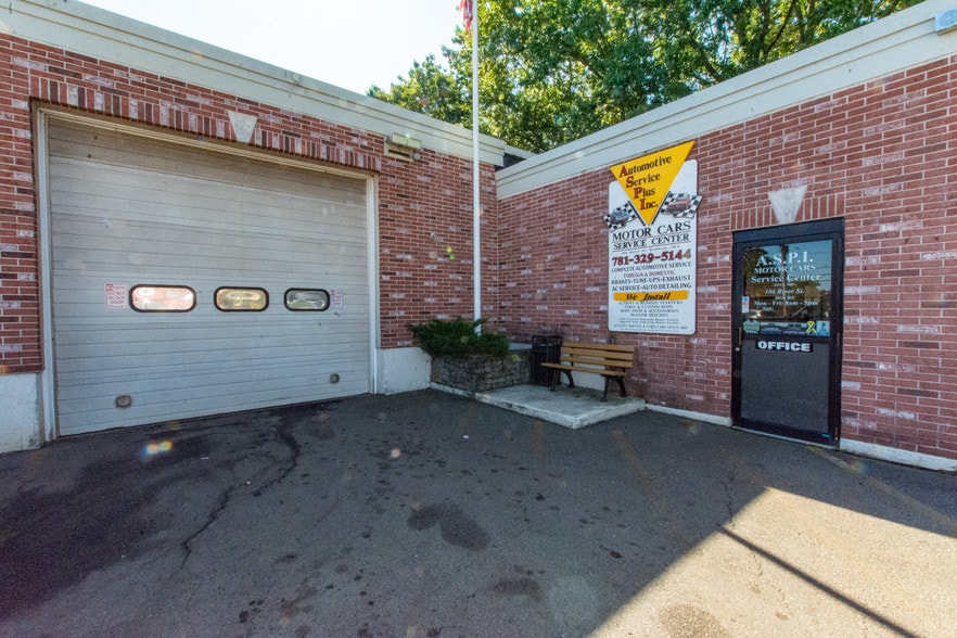 More Photos Of 106 River St, Dedham Auto Repair For Sale