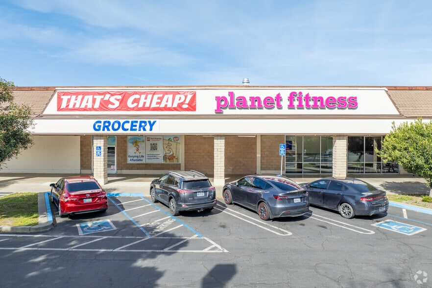 Primary Photo Of 45 W Main St, Woodland Department Store For Lease