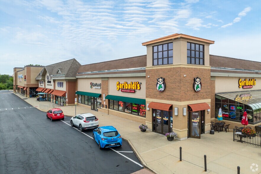 More Photos Of 2300-2356 W West Higgins Rd, Hoffman Estates Storefront For Sale