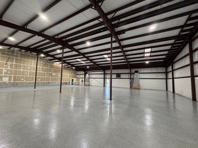 More Photos Of 8575 Somerset Dr, Largo Light Manufacturing For Lease