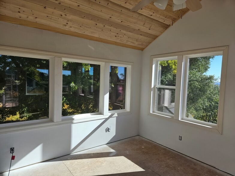 More Photos Of 10580 Dickson Rd, Plymouth Winery Vineyard For Sale
