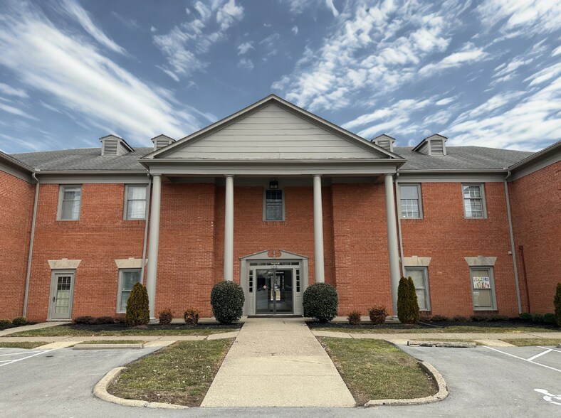 Primary Photo Of 1313 Lyndon Ln, Louisville Office For Lease
