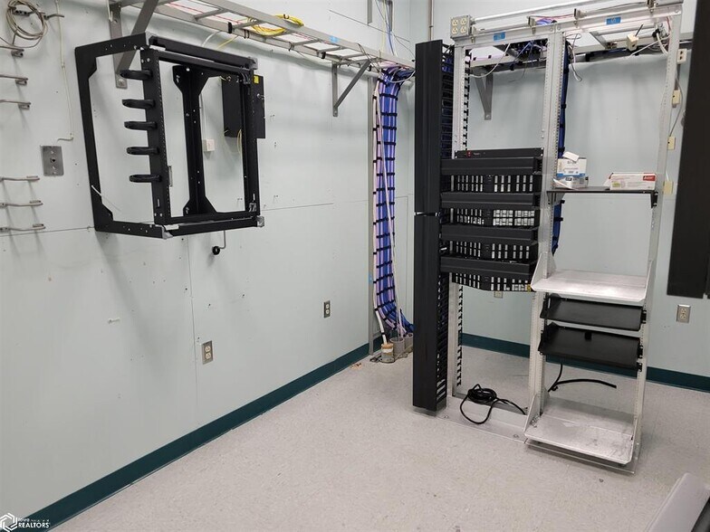 More Photos Of 127 E Main St, Ottumwa Medical For Lease