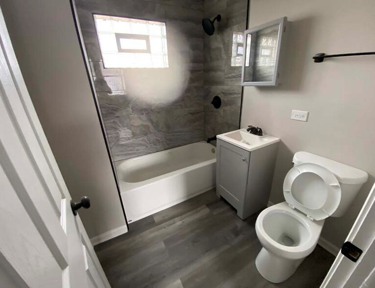 More Photos Of 8744 S Saginaw Ave, Chicago Apartments For Sale