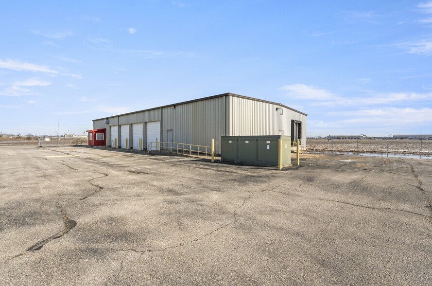 More Photos Of 275 Larcel Dr, Sikeston Flex For Lease