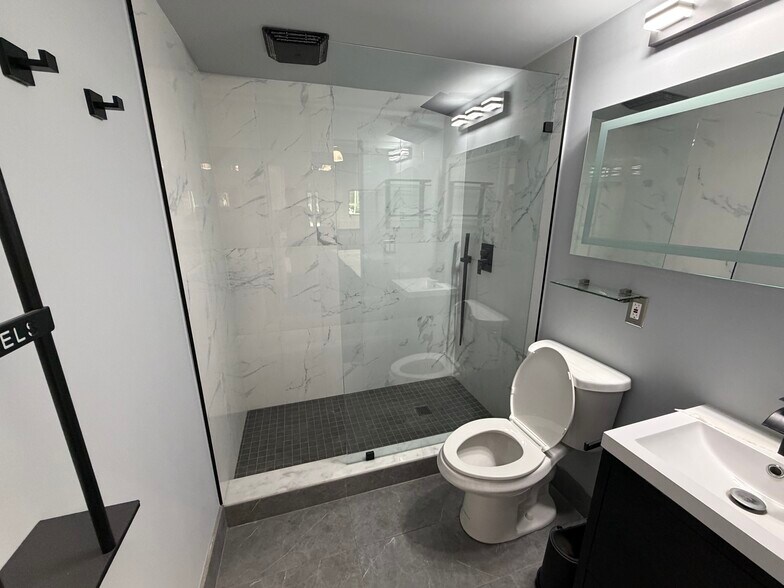 More Photos Of 2885 Jupiter Park Dr, Jupiter Warehouse For Sale