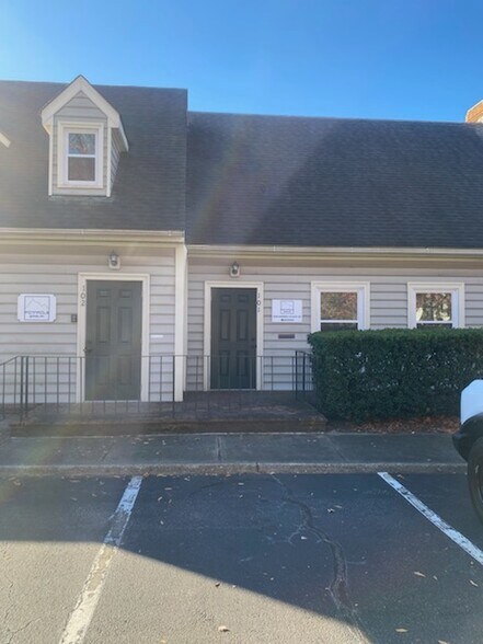 More Photos Of 804 Newtown Rd, Virginia Beach Office For Lease