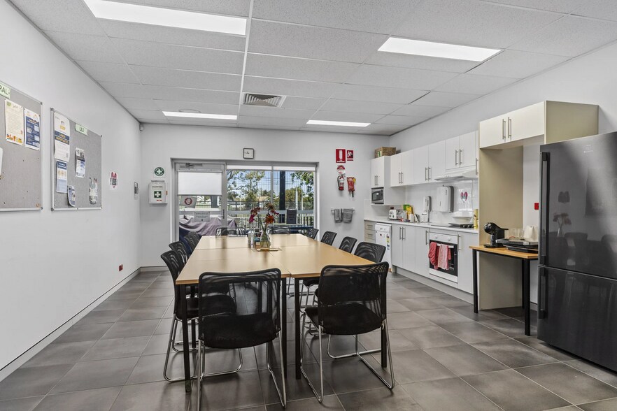 More Photos Of 8-12 Maitland Rd, Islington Office For Lease