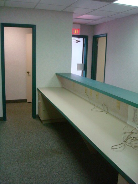 More Photos Of 7800 W Oakland Park Blvd, Sunrise Medical For Lease
