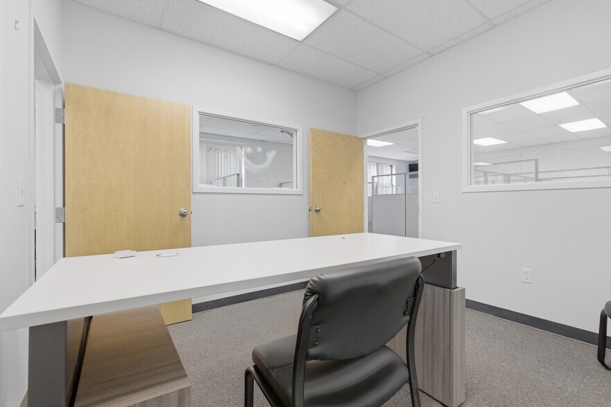 More Photos Of 174 Green St, Melrose Office For Sale
